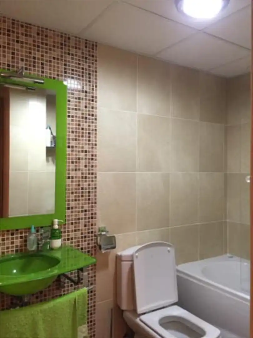 Bathroom of Flat for sale in La Línea de la Concepción  with Heating