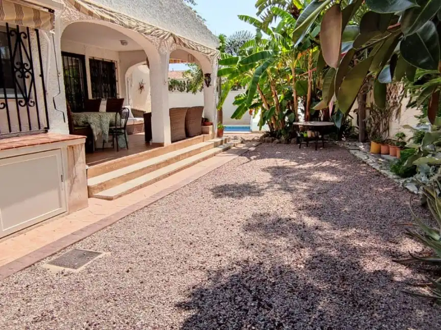 Houses for rent in Carrer Font de la Favara, 4, La Font - Mezquitas Terrace of Houses for rent in Sant Joan d'Alacant with Air Conditioner, Heating and Private garden