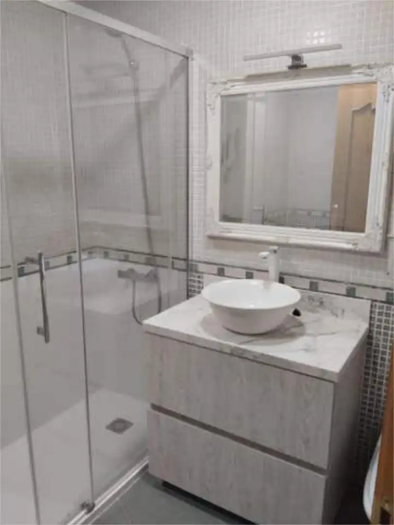 Piso de alquiler en El Parador de las Hortichuelas Baño de Piso de alquiler en Roquetas de Mar con Calefacción y Amueblado
