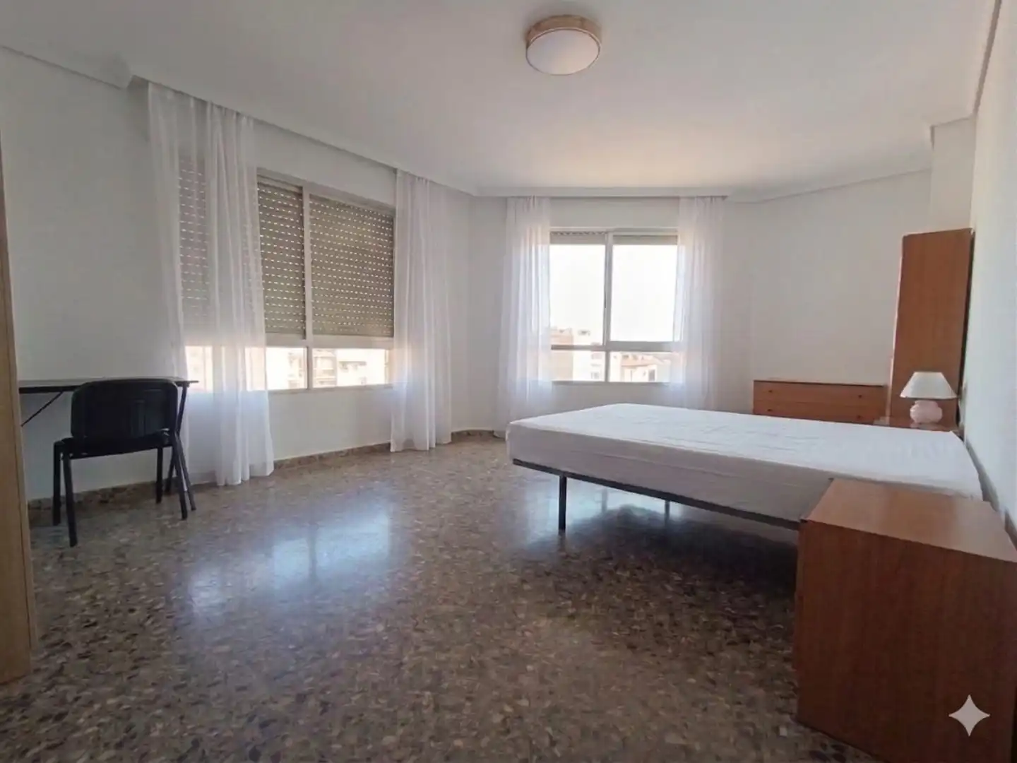 Room in Carrer Sant Joaquim, 1, Centro Room in Carrer Sant Joaquim, 1, Centro