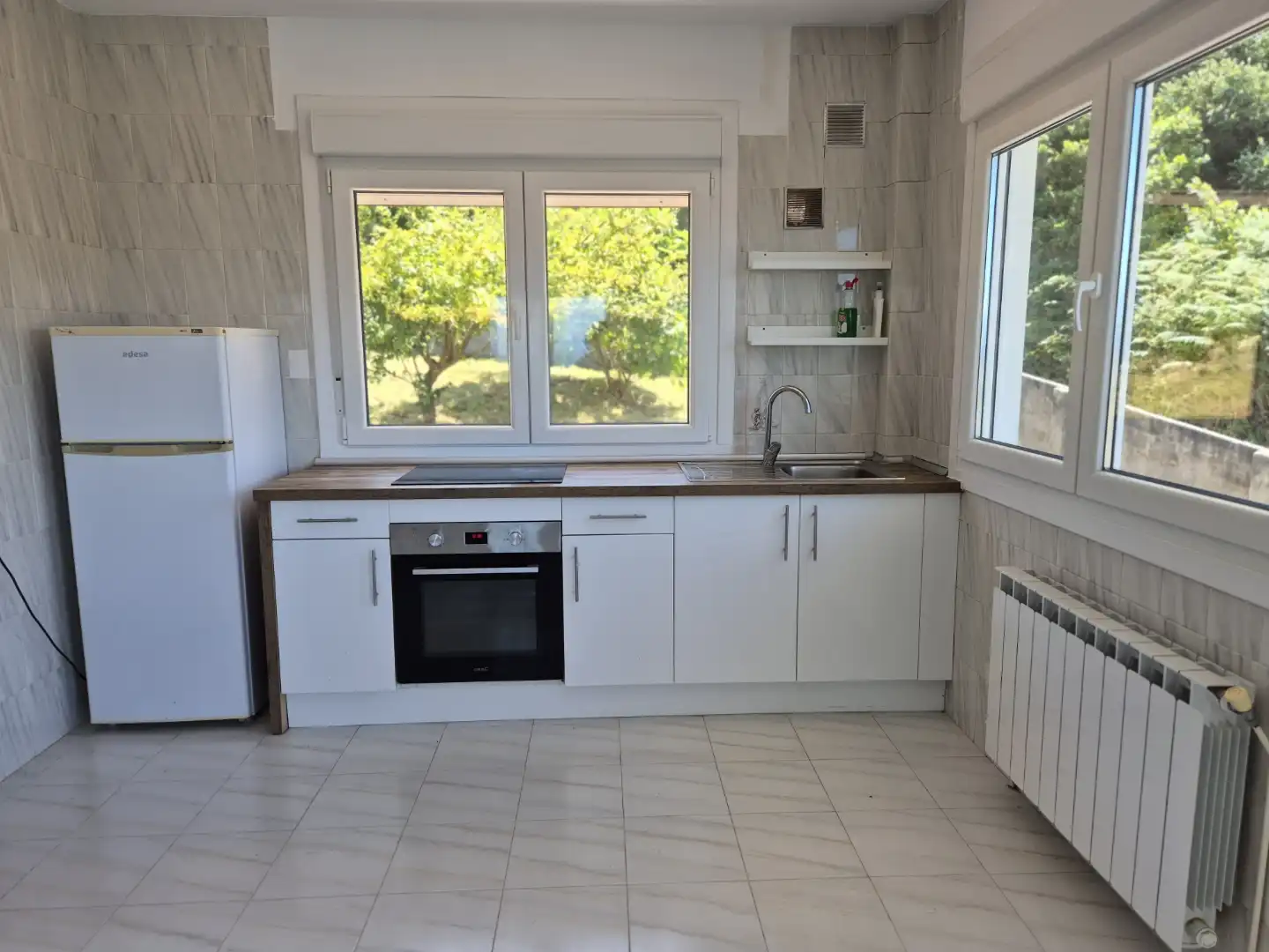 Houses for rent in Lugar Chamin Abaixo, Loureda - Lañas - Barrañán Kitchen of Houses for rent in Arteixo with Heating, Private garden and Terrace