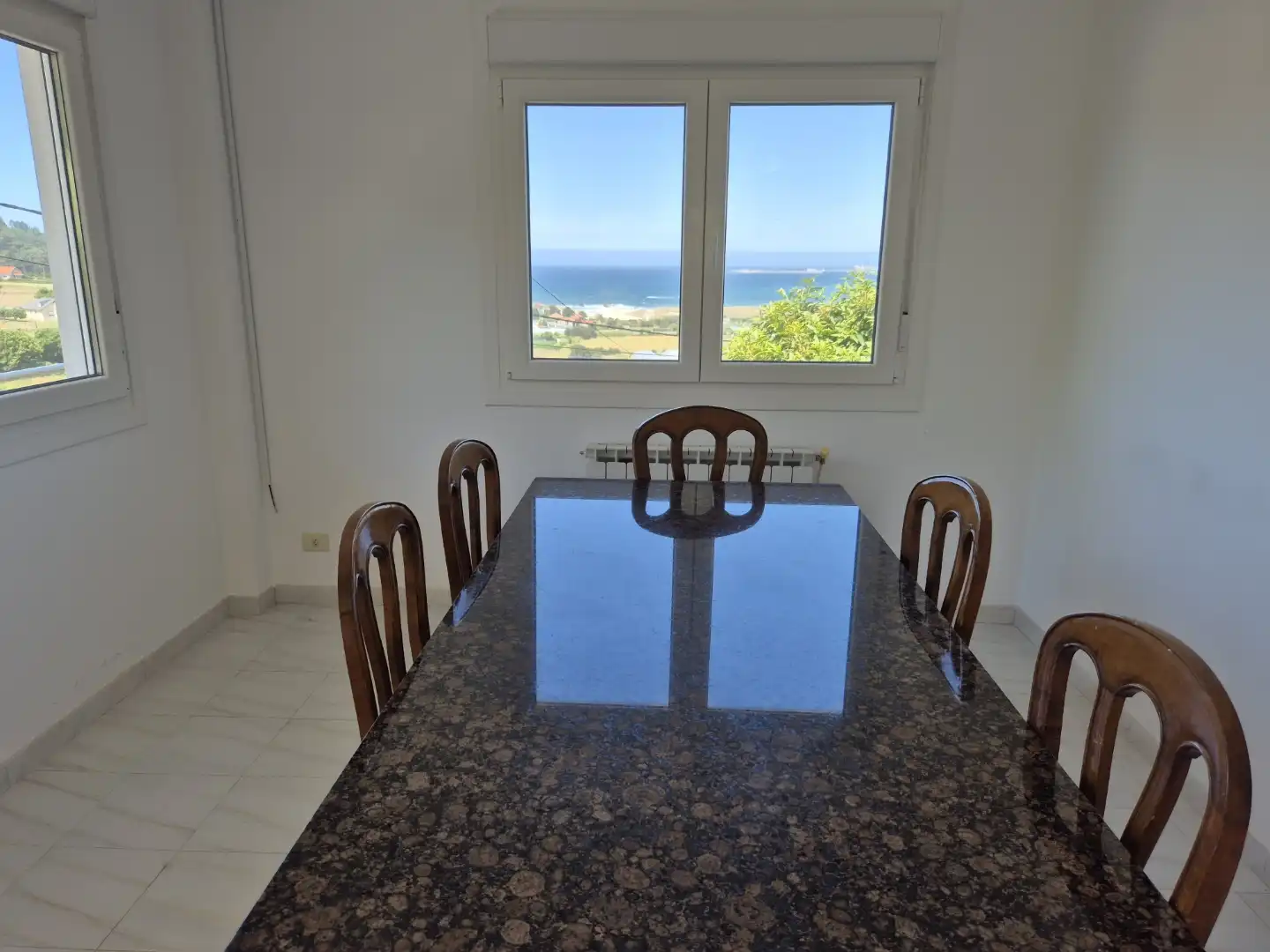 Houses for rent in Lugar Chamin Abaixo, Loureda - Lañas - Barrañán Dining room of Houses for rent in Arteixo with Heating, Private garden and Terrace