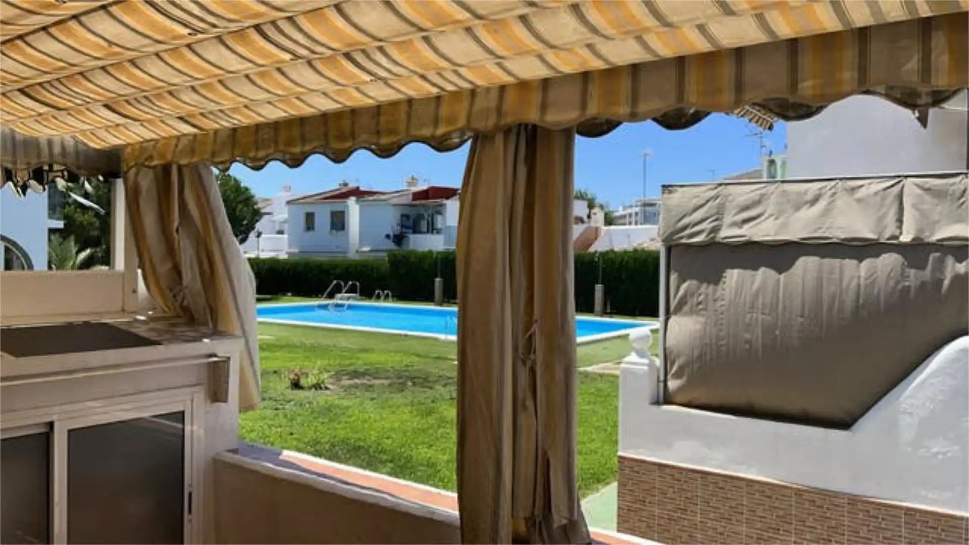 Casa o chalet de alquiler en Caño Guerrero Terraza de Casa o chalet de alquiler en Almonte con Jardín privado, Terraza y Piscina