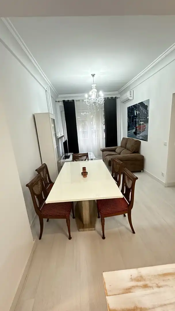 Flat for rent in Calle del Príncipe de Vergara, 200, Ciudad Jardín Dining room of Flat for rent in Madrid with Air Conditioner, Heating and Parquet flooring