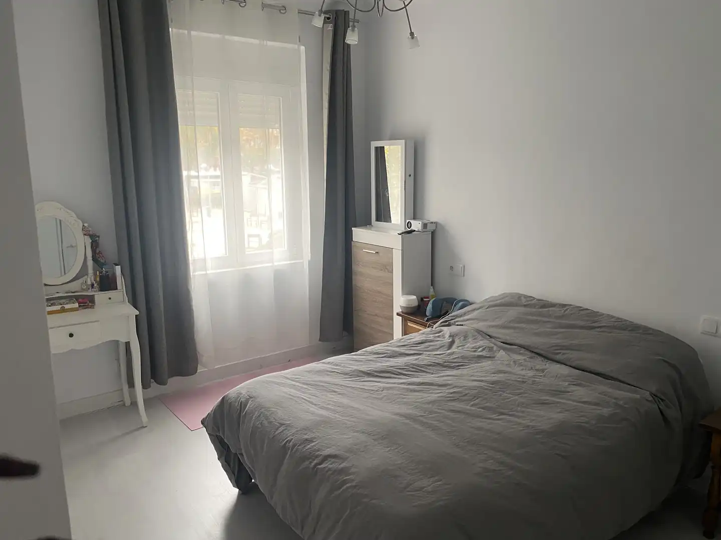 Flat for rent in Calle del Príncipe de Vergara, 200, Ciudad Jardín Bedroom of Flat for rent in Madrid with Air Conditioner, Heating and Parquet flooring