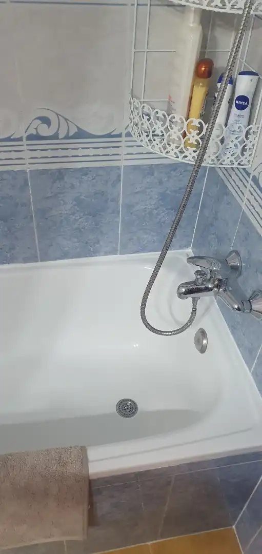 Piso de alquiler en Calle Virgen de Fátima, 12, Triana Este Baño de Piso de alquiler en Sevilla Capital con Aire acondicionado y Balcón