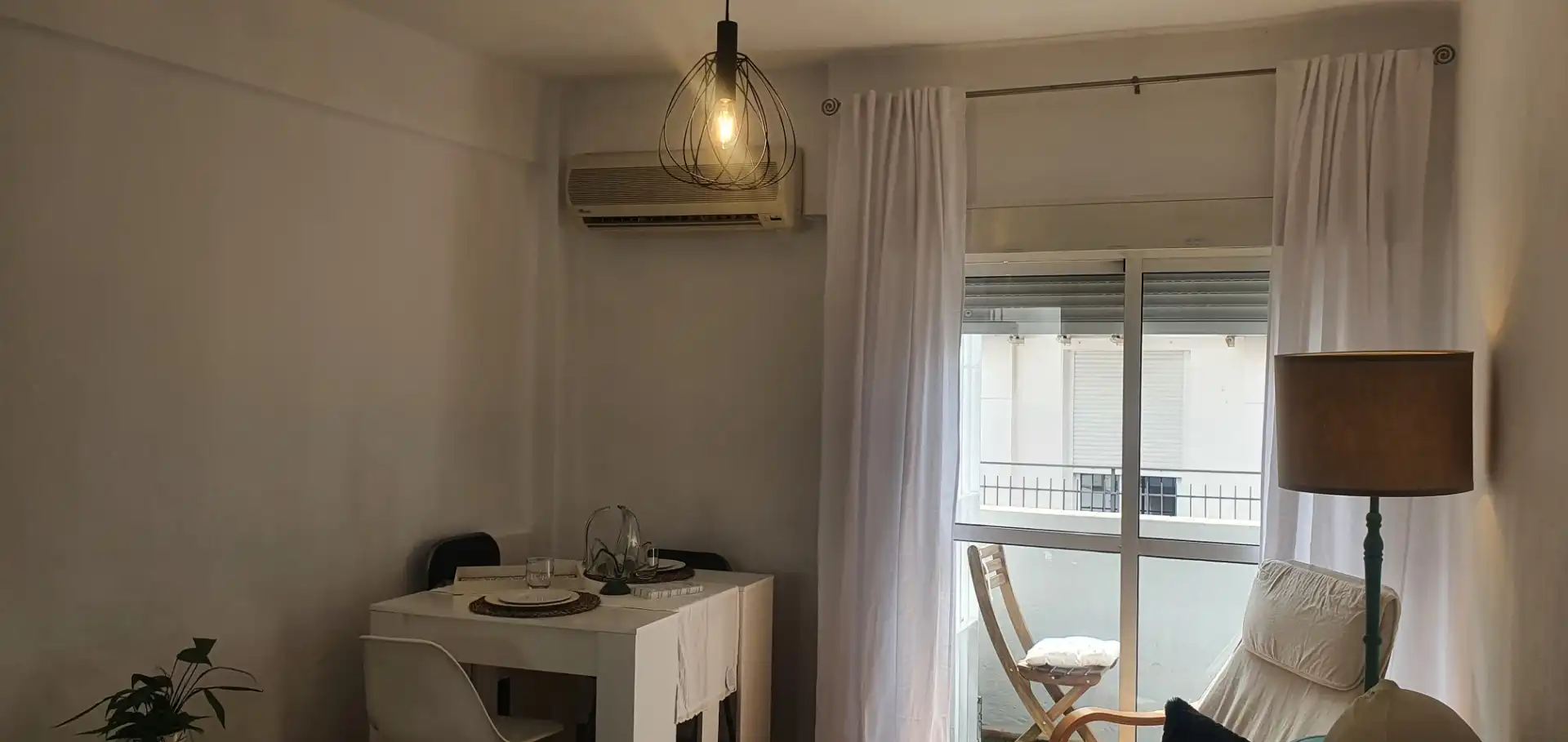 Piso de alquiler en Calle Virgen de Fátima, 12, Triana Este Comedor de Piso de alquiler en Sevilla Capital con Aire acondicionado y Balcón