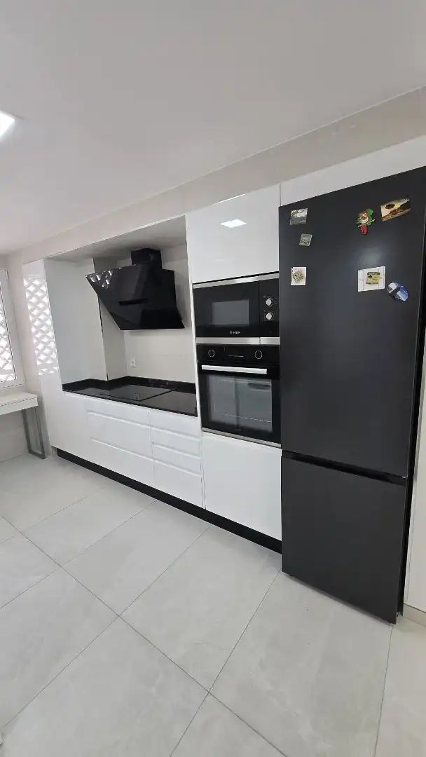Wohnung zur Miete in Calle Altea, 1, Pueblo Acantilado - Lanuza Küche von Wohnung zur Miete in El Campello mit Klimaanlage, Privatgarten und Terrasse