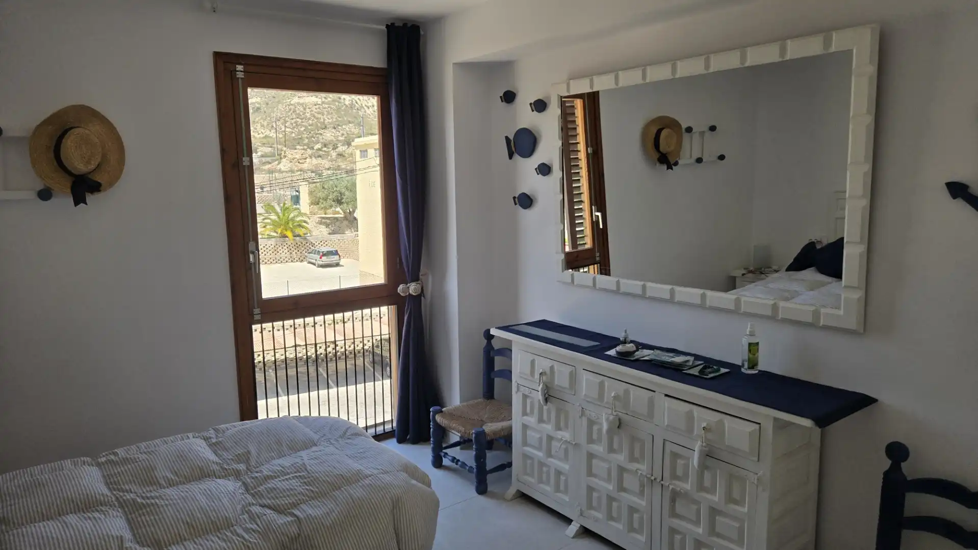 Wohnung zur Miete in Calle Altea, 1, Pueblo Acantilado - Lanuza Schlafzimmer von Wohnung zur Miete in El Campello mit Klimaanlage, Privatgarten und Terrasse