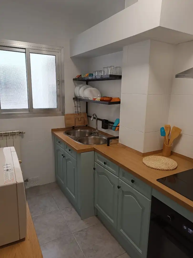 Wohnung zur Miete in Calle de Calatrava, 58, El Perchel Küche von Wohnung zur Miete in Ciudad Real mit Klimaanlage, Heizung und Parkett