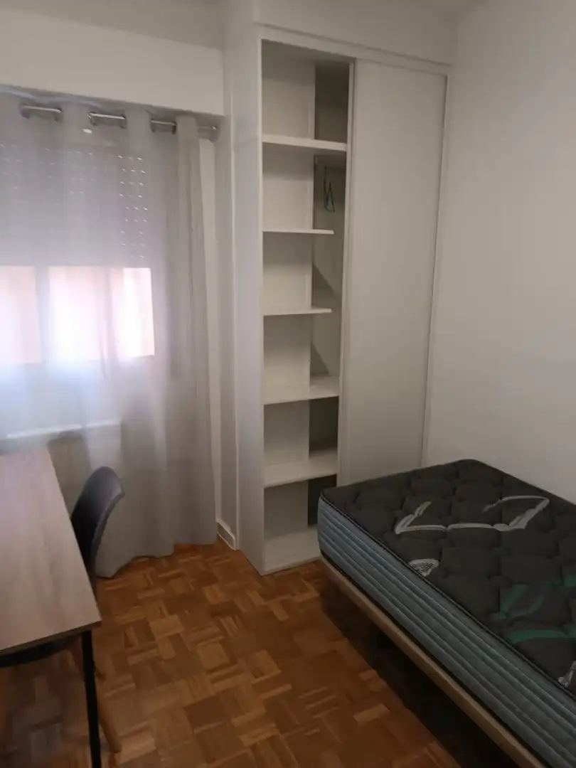 Wohnung zur Miete in Calle de Calatrava, 58, El Perchel Schlafzimmer von Wohnung zur Miete in Ciudad Real mit Klimaanlage, Heizung und Parkett