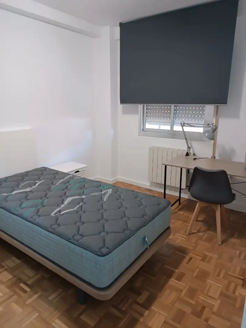Wohnung zur Miete in Calle de Calatrava, 58, El Perchel Schlafzimmer von Wohnung zur Miete in Ciudad Real mit Klimaanlage, Heizung und Parkett