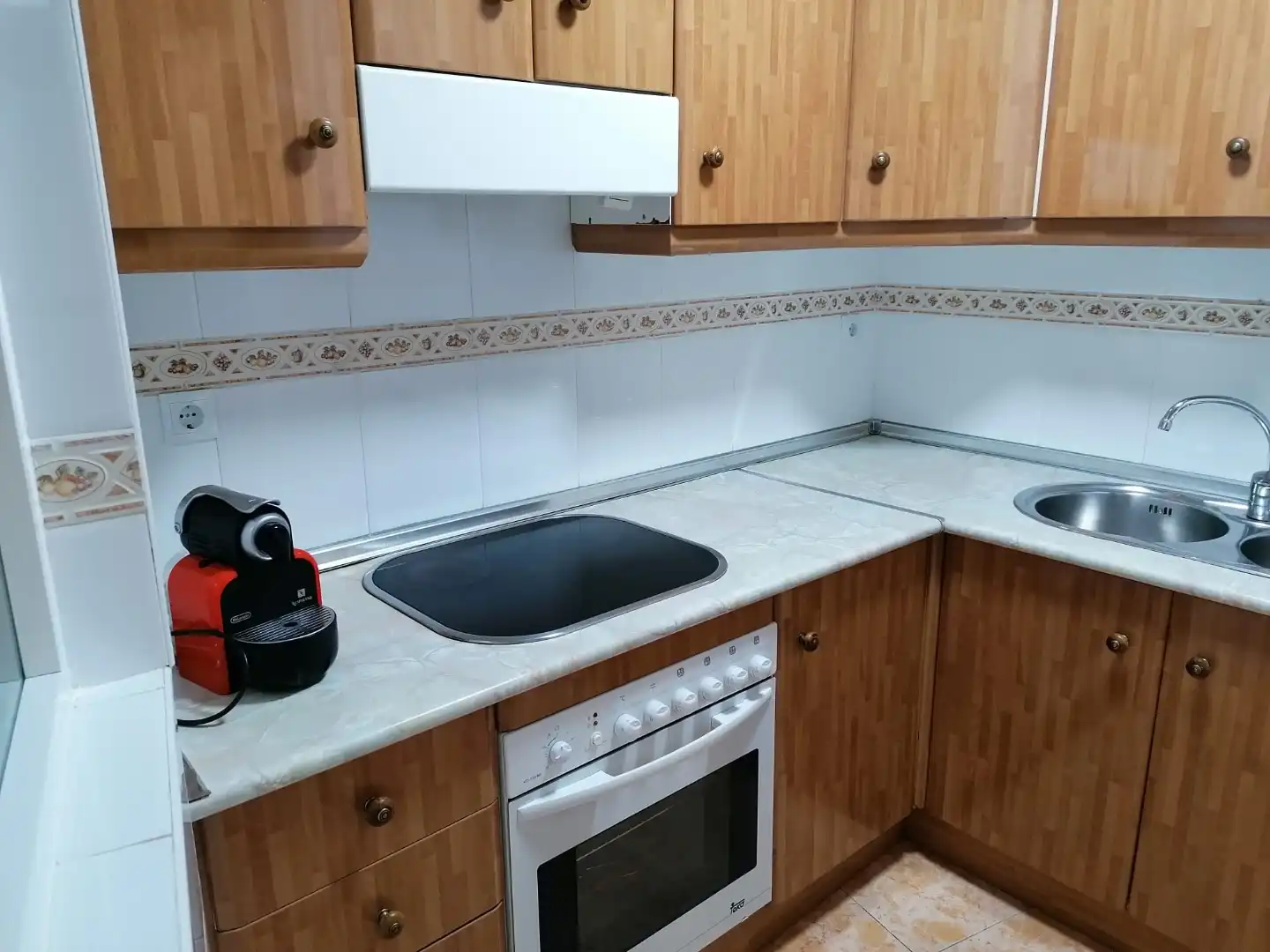 Pis en venda a Calle Doctor Civera, 12, San Bartolomé - Millán de Priego Cuina de Pis en venda en Jaén Capital amb Aire condicionat