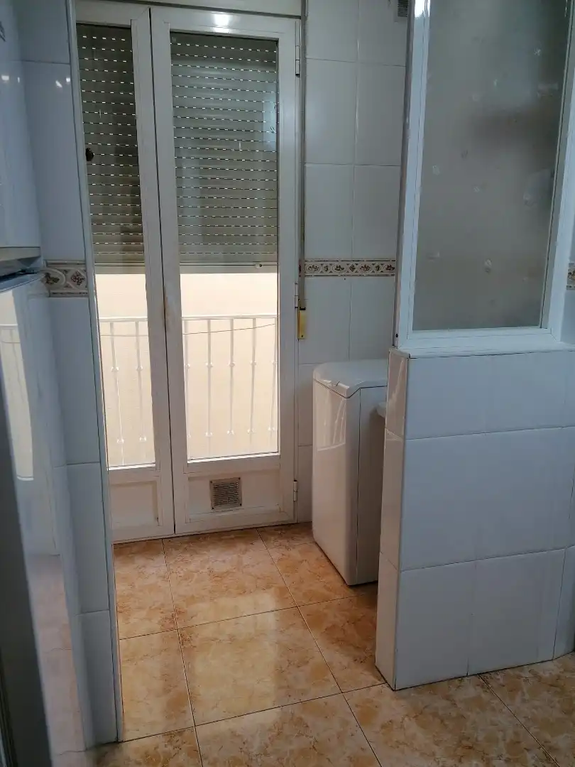 Pis en venda a Calle Doctor Civera, 12, San Bartolomé - Millán de Priego Cuina de Pis en venda en Jaén Capital amb Aire condicionat