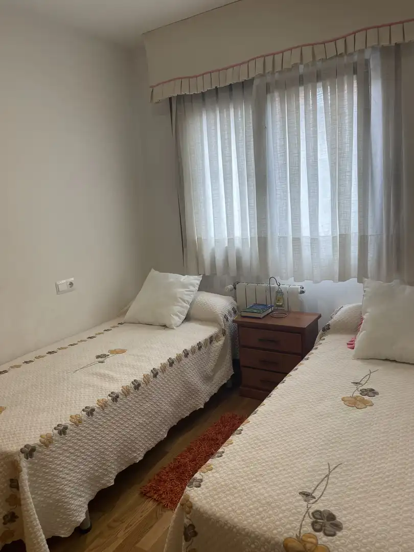 Wohnung zur Miete in Avenida de Barraña, 43, Boiro Schlafzimmer von Wohnung zur Miete in Boiro mit Heizung, Parkett und Abstellraum