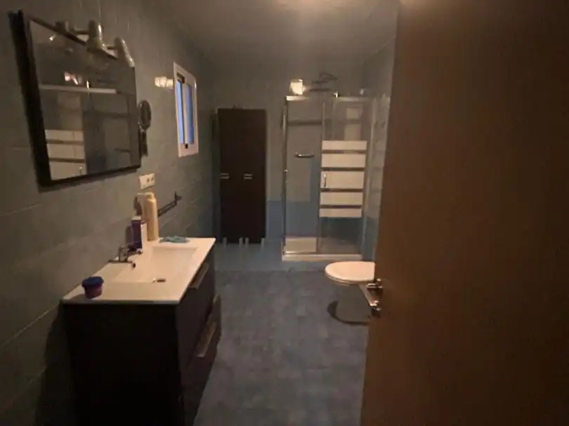 Casa adosada en venta en Carrer Llevant, 22, La Pobla Llarga Baño de Casa adosada en venta en La Pobla Llarga con Aire acondicionado y Terraza