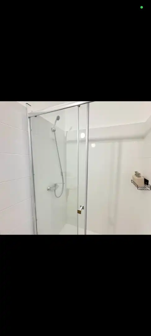 Piso en venta en Calle Virgen del Sagrario, 21, Concepción Baño de Piso en venta en Madrid con Jardín privado y Trastero