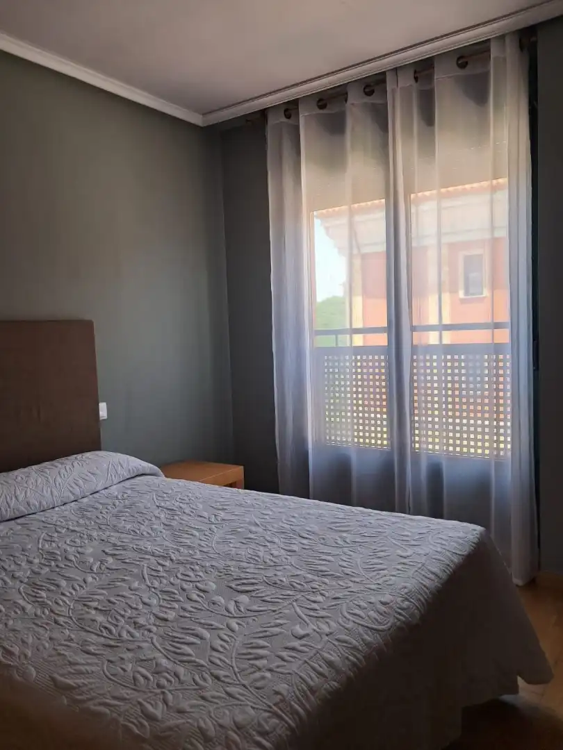 Pis en venda a Calle Luis Sala Balust, 17, Pizarrales Dormitori de Pis en venda en Salamanca amb Balcó