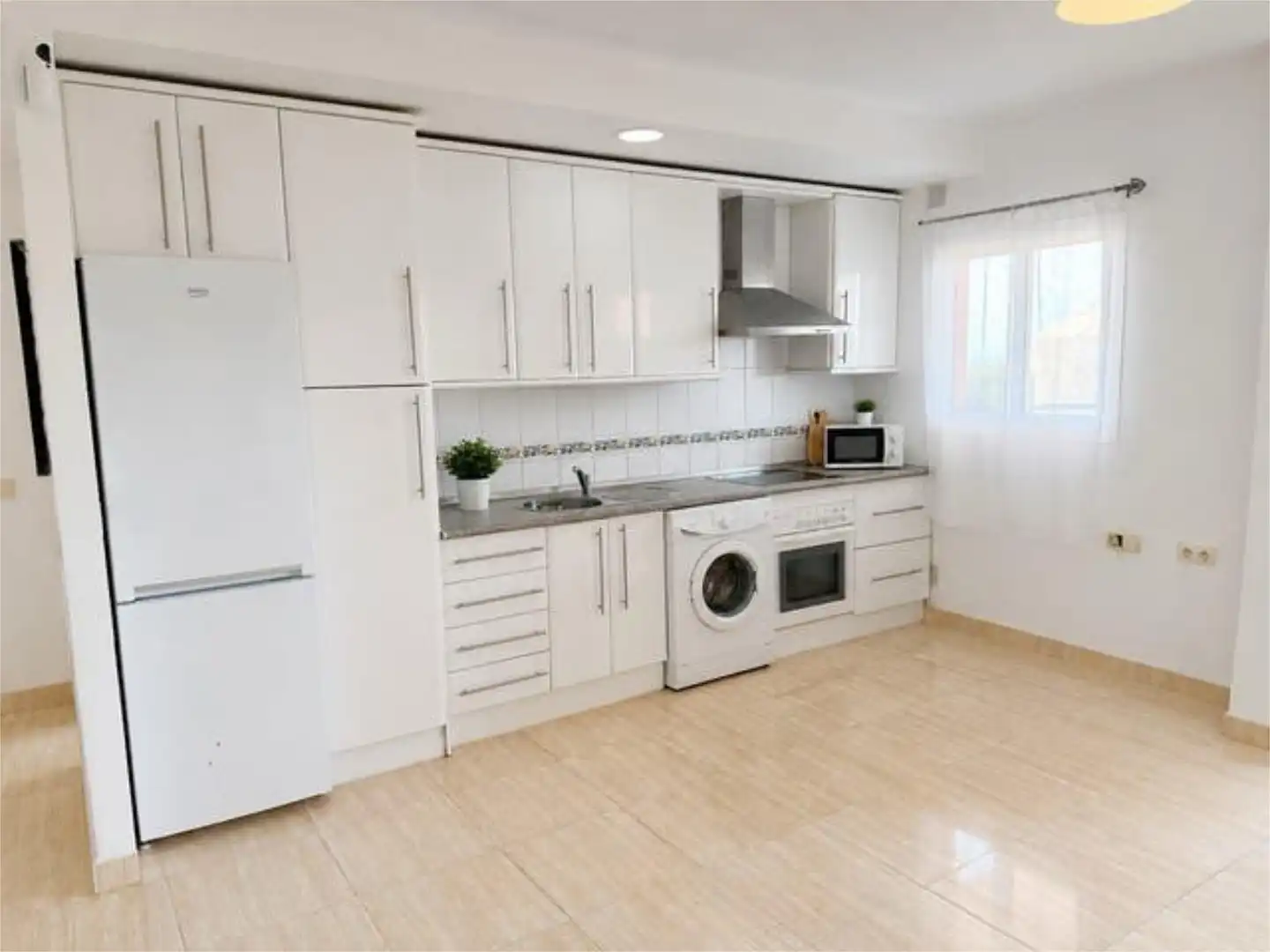 Apartments for sale in San Luis de Sabinillas Kitchen of Apartments for sale in Manilva with Terrace and Swimming Pool
