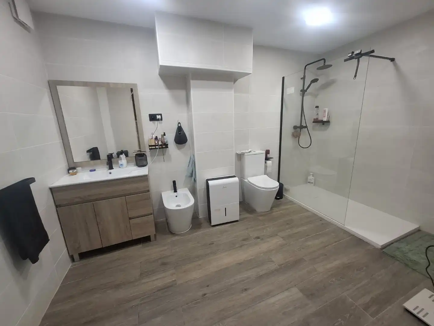 Baño de Estudio en venta en Pallejà con Aire acondicionado, Horno y Microondas