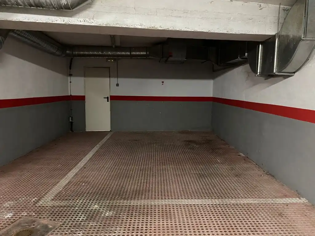 Flat for sale in Calle de Sierra Bullones, 21, Valdeacederas Parking of Flat for sale in Madrid with Heating, Furnished and Community parking