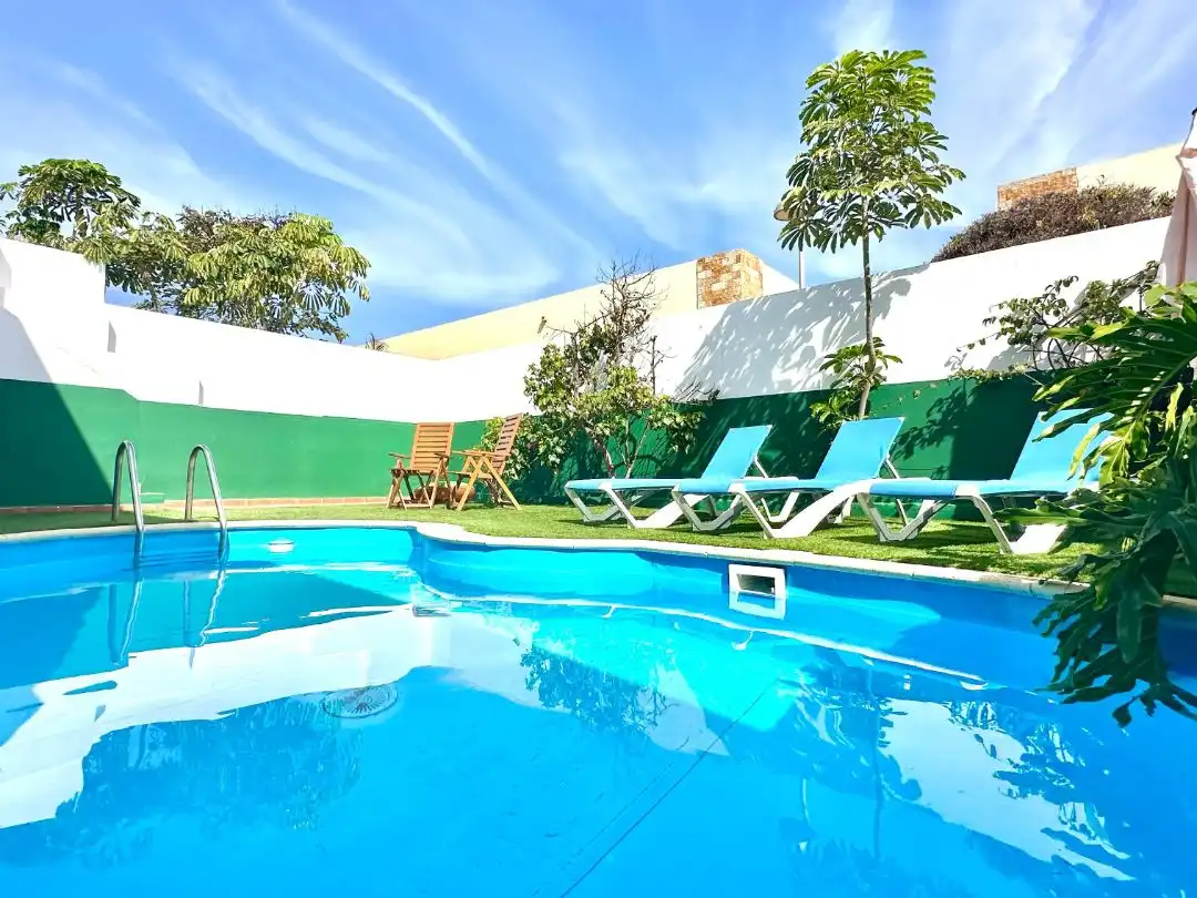 Houses for sale in Calle el Hierro, 3, Corralejo Swimming pool of Houses for sale in La Oliva with Private garden, Terrace and Swimming Pool