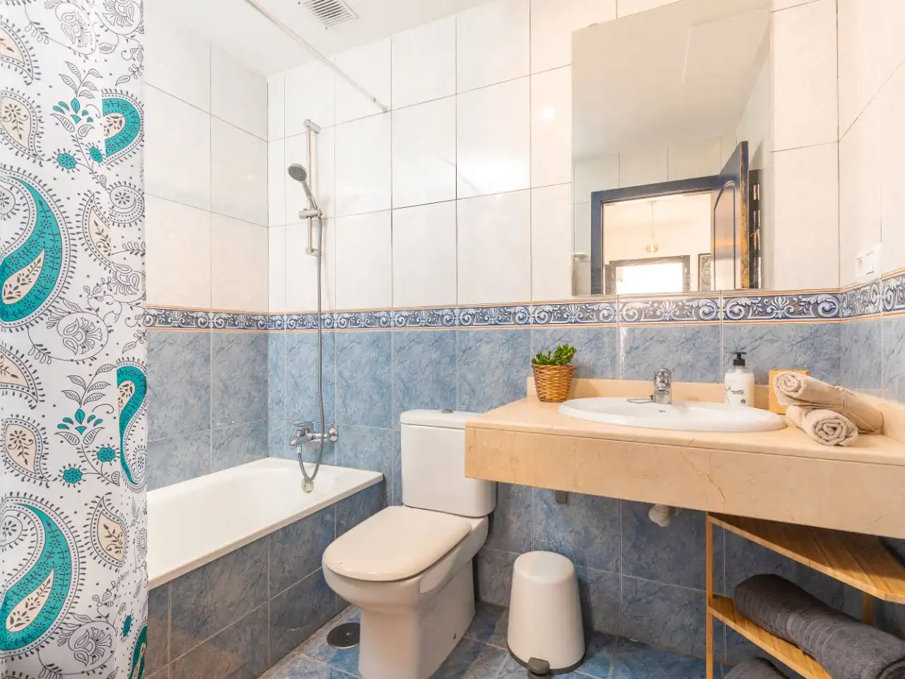 Houses for sale in Calle el Hierro, 3, Corralejo Bathroom of Houses for sale in La Oliva with Private garden, Terrace and Swimming Pool