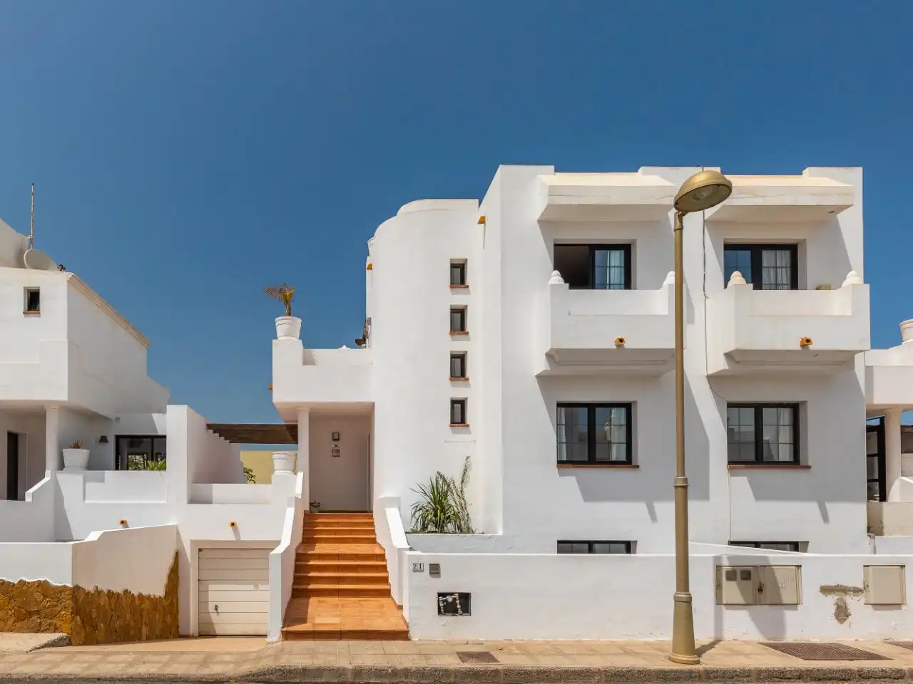Houses for sale in Calle el Hierro, 3, Corralejo Exterior view of Houses for sale in La Oliva with Private garden, Terrace and Swimming Pool