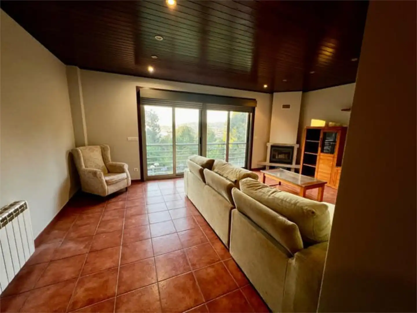 Casa adosada en venta en O Hío Sala de estar de Casa adosada en venta en Cangas con Calefacción, Jardín privado y Terraza