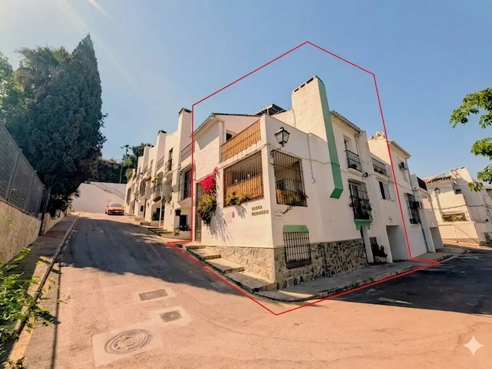 Casa adosada en venta en Coín Vista exterior de Casa adosada en venta en Coín con Aire acondicionado, Terraza y Amueblado