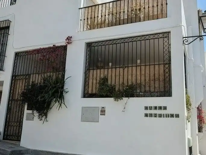 Casa adosada en venta en Coín Vista exterior de Casa adosada en venta en Coín con Aire acondicionado, Terraza y Amueblado