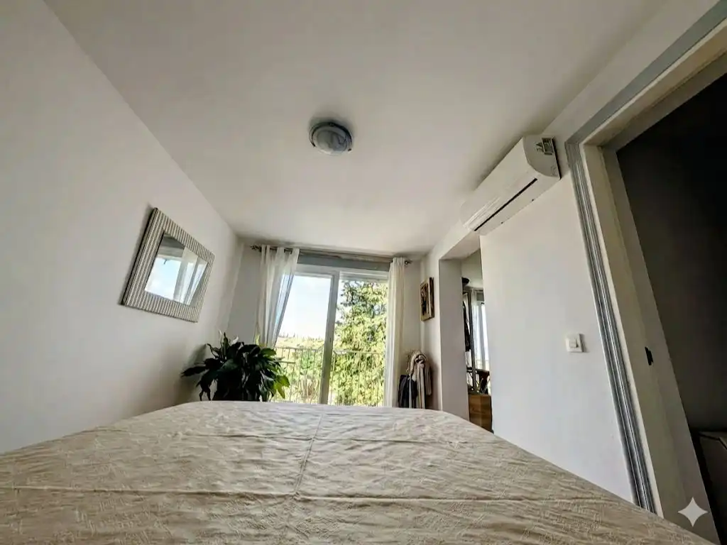 Casa adosada en venta en Coín Habitación de Casa adosada en venta en Coín con Aire acondicionado, Terraza y Amueblado