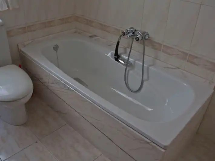 Piso de alquiler en Avenida de Monelos, 2, Someso - Matogrande Baño de Piso de alquiler en A Coruña Capital con Calefacción, Parquet y Trastero