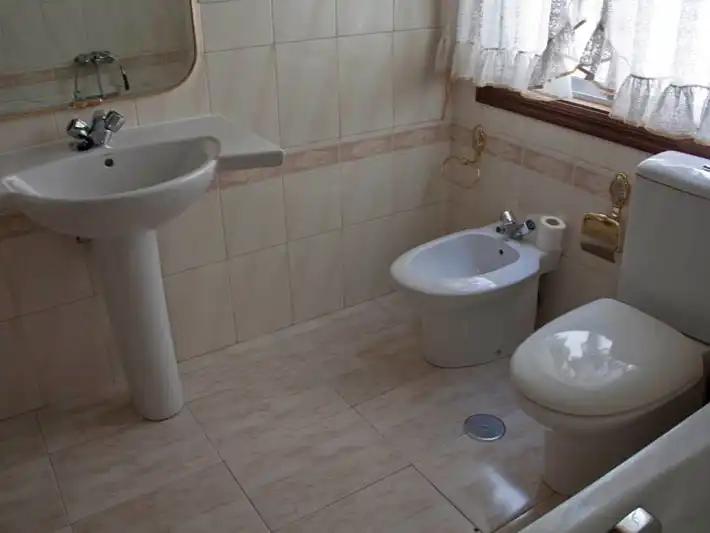 Piso de alquiler en Avenida de Monelos, 2, Someso - Matogrande Baño de Piso de alquiler en A Coruña Capital con Calefacción, Parquet y Trastero
