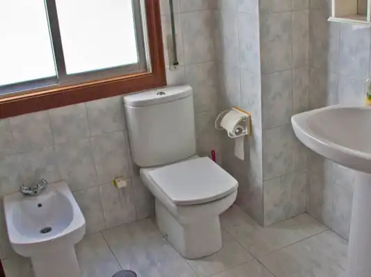Piso de alquiler en Avenida de Monelos, 2, Someso - Matogrande Baño de Piso de alquiler en A Coruña Capital con Calefacción, Parquet y Trastero