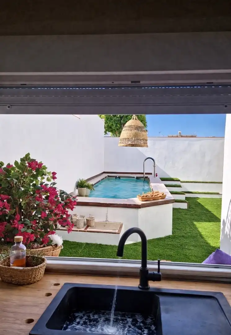 Casa o xalet en venda a Calle Cristalina, 10, Monteolivete - Camino Sevilla Piscina de Casa o xalet en venda en Sanlúcar de Barrameda amb Jardí privat, Terrassa i Piscina