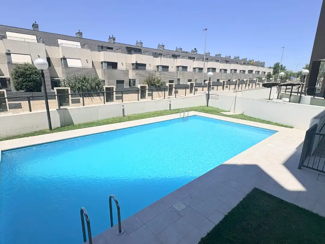 Piso de alquiler en Calle de la Galana, 54, Pinar del Jalón Piscina de Piso de alquiler en Valladolid con Calefacción, Parquet y Trastero