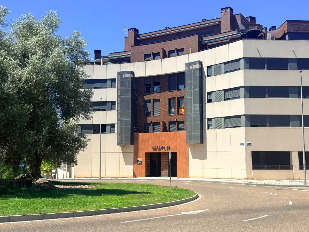Piso de alquiler en Calle de la Galana, 54, Pinar del Jalón Vista exterior de Piso de alquiler en Valladolid con Calefacción, Parquet y Trastero