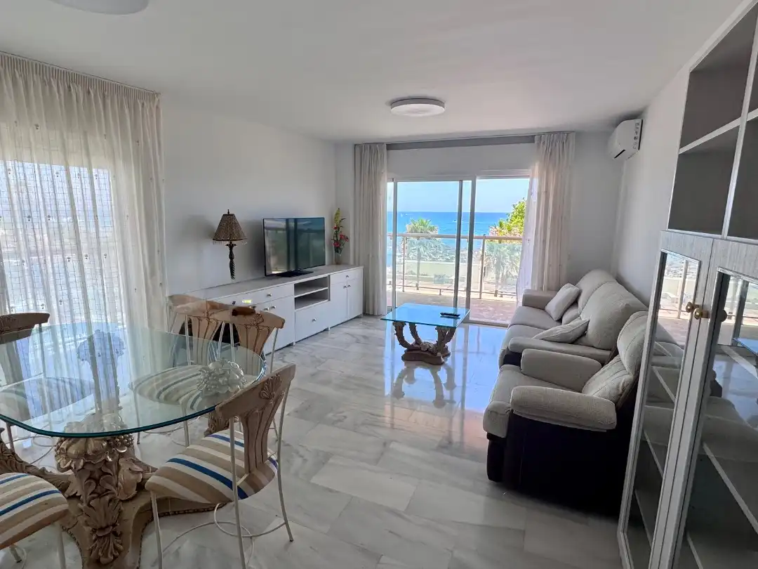 Piso de alquiler en Calle Maestro Pedro Calvo, 2, Playa de los Boliches Sala de estar de Piso de alquiler en Fuengirola con Aire acondicionado y Terraza