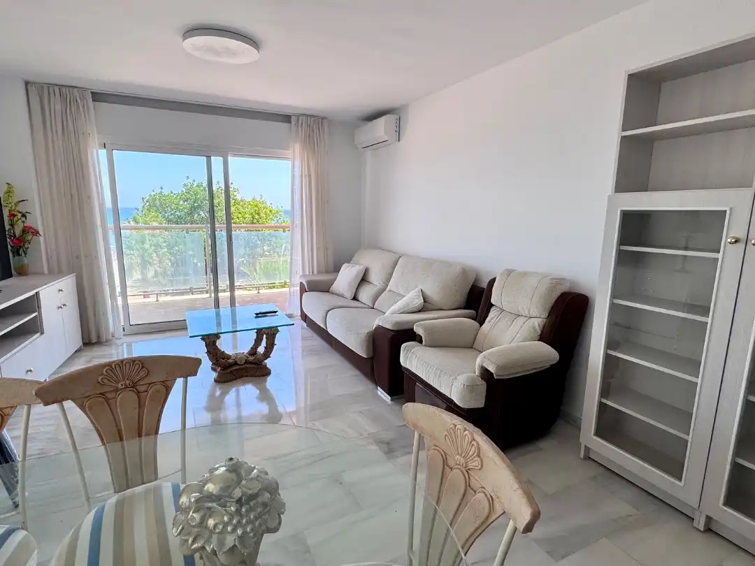 Piso de alquiler en Calle Maestro Pedro Calvo, 2, Playa de los Boliches Sala de estar de Piso de alquiler en Fuengirola con Aire acondicionado y Terraza
