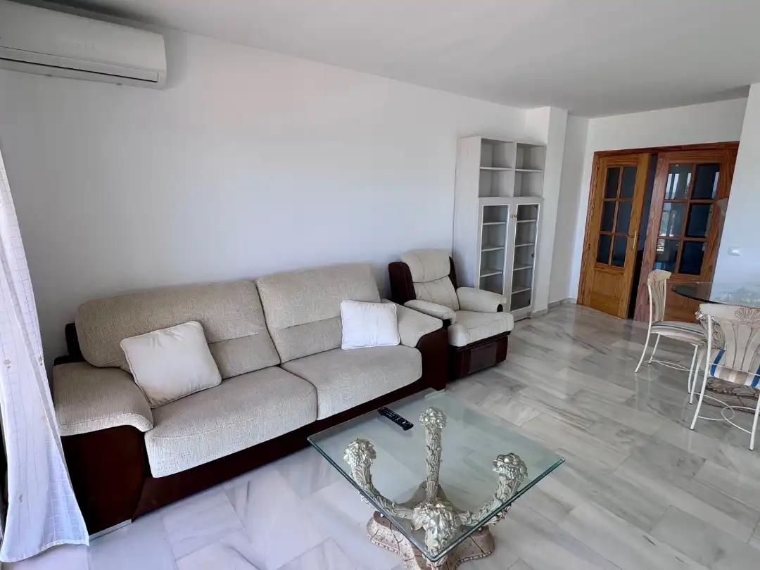Piso de alquiler en Calle Maestro Pedro Calvo, 2, Playa de los Boliches Sala de estar de Piso de alquiler en Fuengirola con Aire acondicionado y Terraza