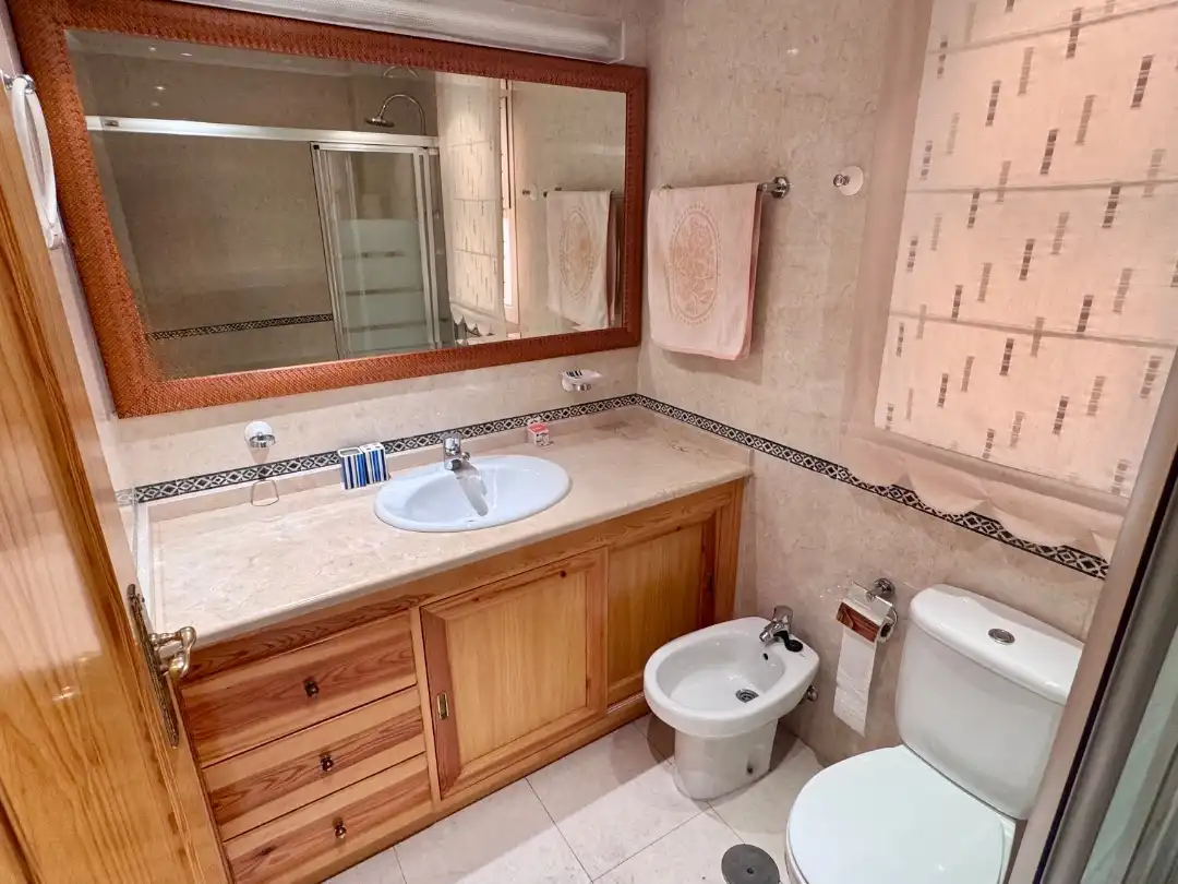 Piso de alquiler en Calle Maestro Pedro Calvo, 2, Playa de los Boliches Baño de Piso de alquiler en Fuengirola con Aire acondicionado y Terraza