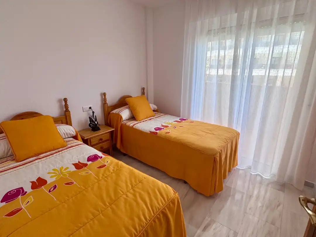 Piso de alquiler en Calle Maestro Pedro Calvo, 2, Playa de los Boliches Habitación de Piso de alquiler en Fuengirola con Aire acondicionado y Terraza