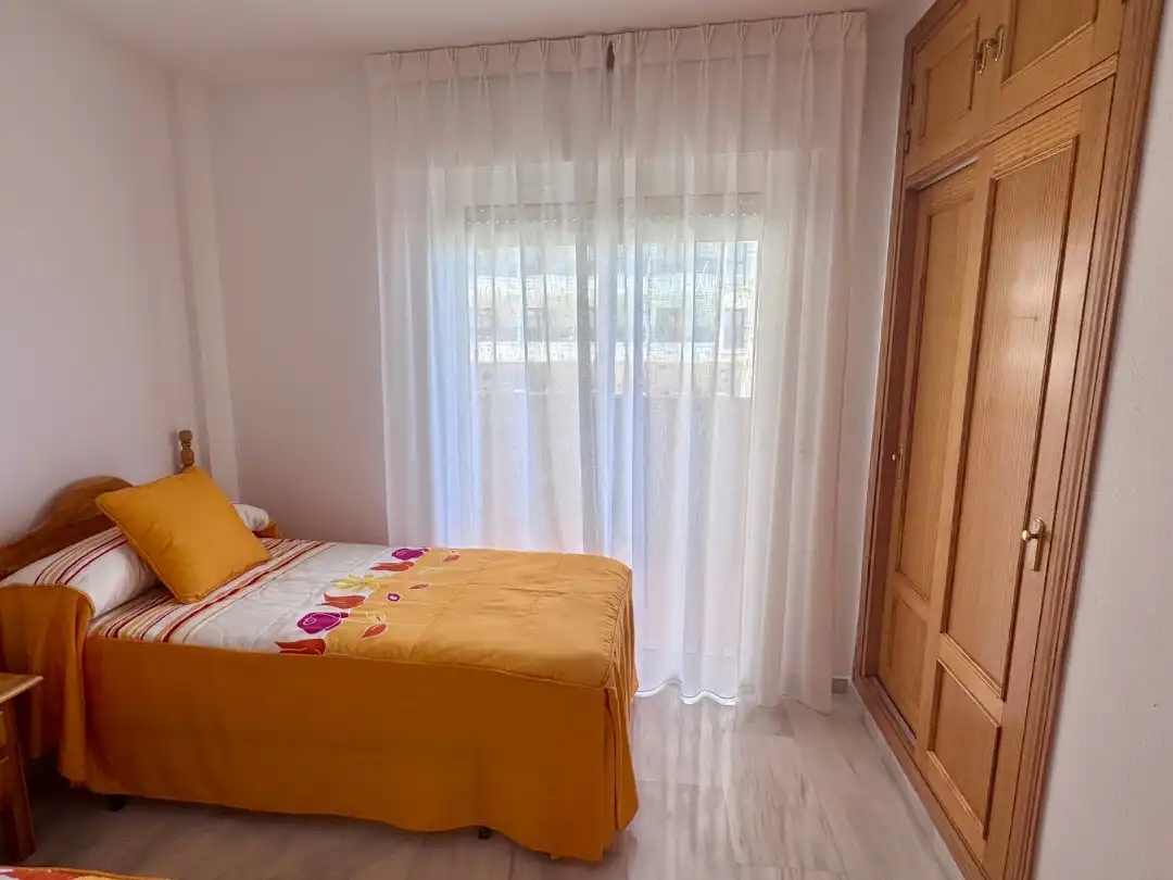 Piso de alquiler en Calle Maestro Pedro Calvo, 2, Playa de los Boliches Habitación de Piso de alquiler en Fuengirola con Aire acondicionado y Terraza