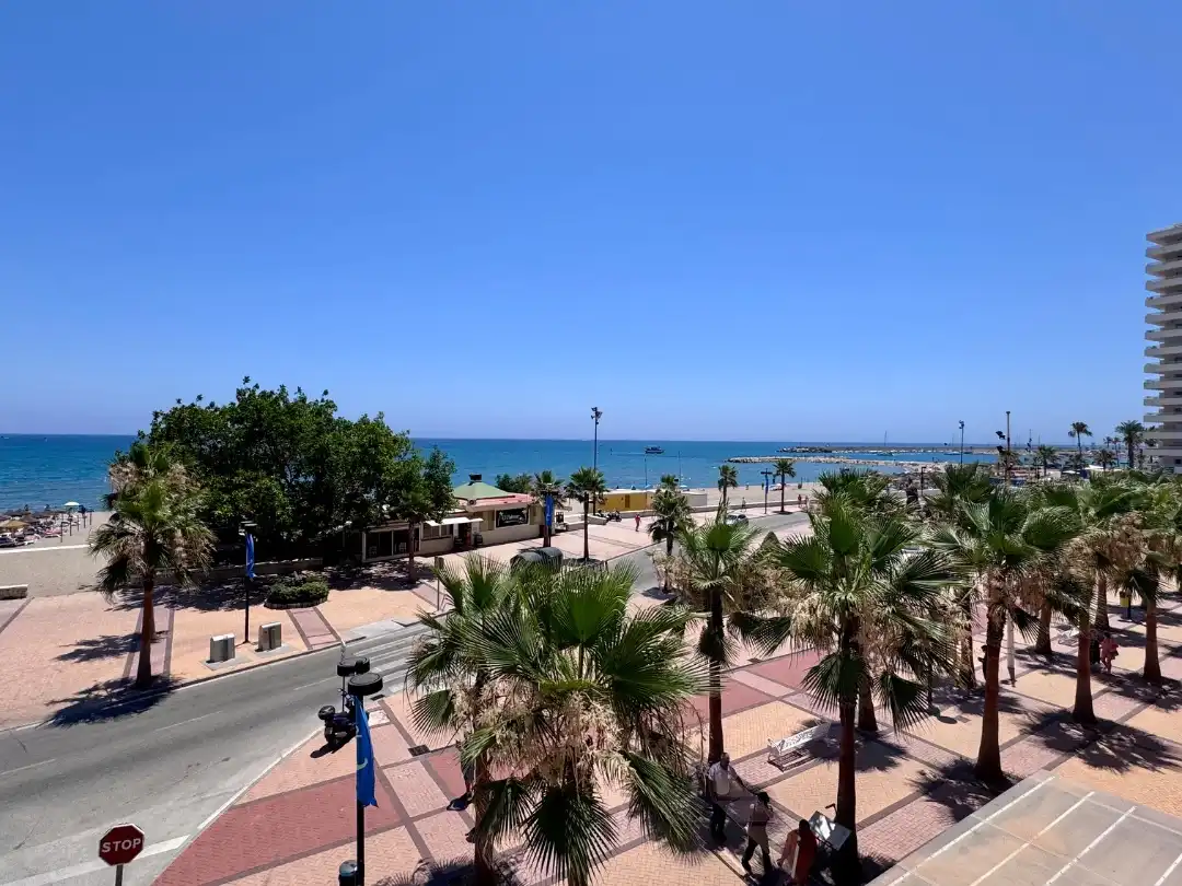 Piso de alquiler en Calle Maestro Pedro Calvo, 2, Playa de los Boliches Vista exterior de Piso de alquiler en Fuengirola con Aire acondicionado y Terraza