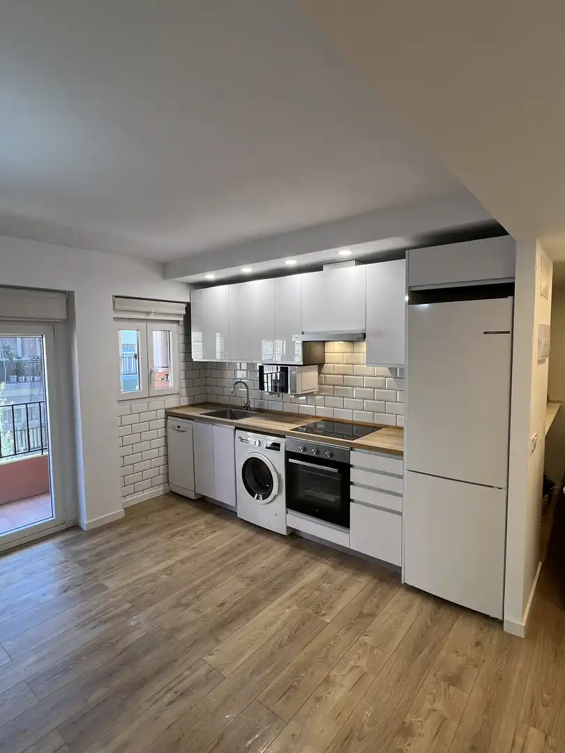 Kitchen of Flat for rent in  Zaragoza Capital  with Air Conditioner and Balcony