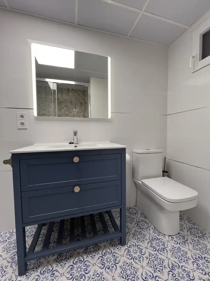 Bathroom of Flat for rent in  Zaragoza Capital  with Air Conditioner and Balcony