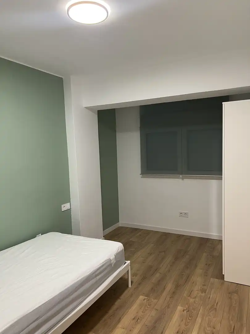 Bedroom of Flat for rent in  Zaragoza Capital  with Air Conditioner and Balcony