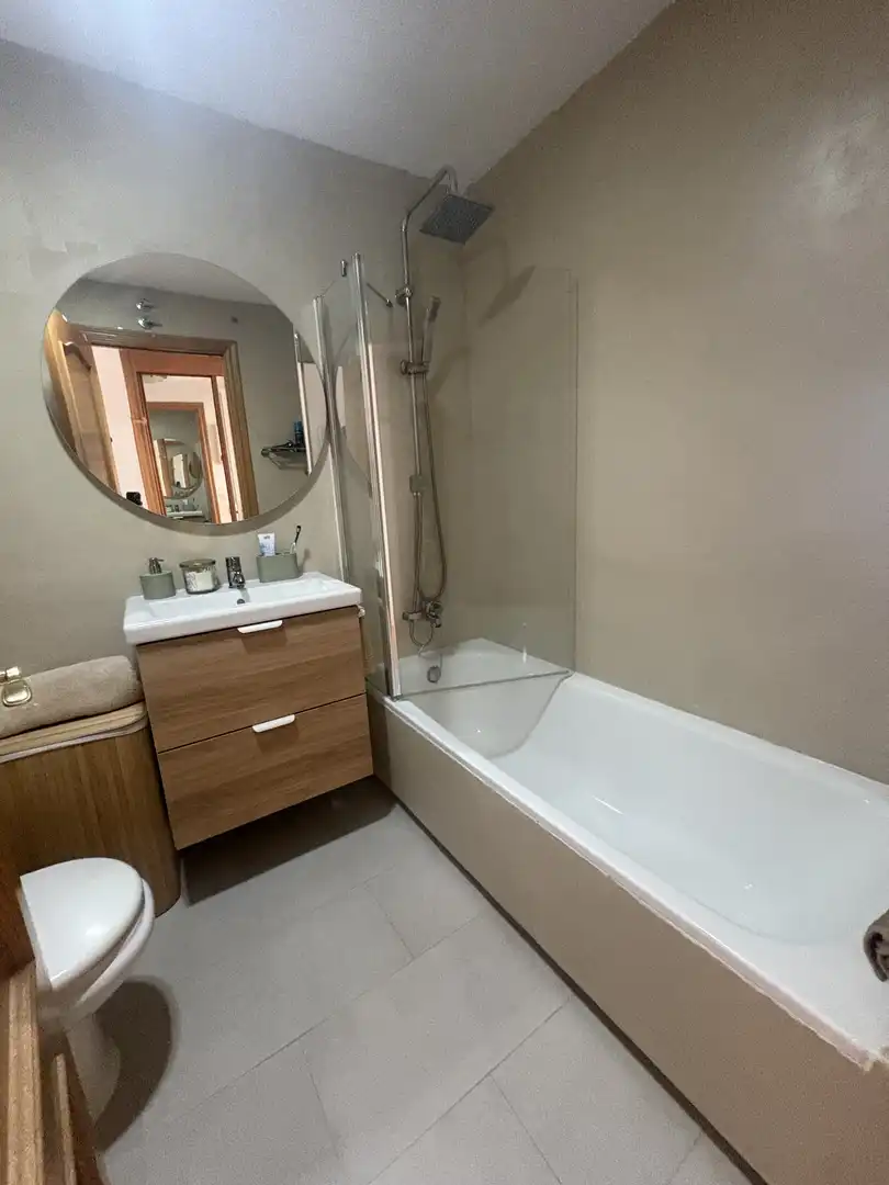 Piso en venta en Calle Alegría, 22, Valdepelayo - Montepinos - Arroyo Culebro Baño de Piso en venta en Leganés con Aire acondicionado y Terraza