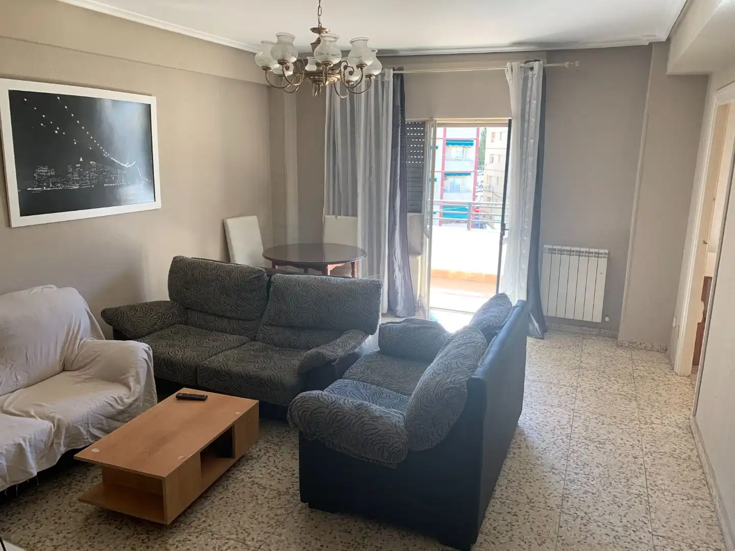 Flat for rent in Plaza de Hernán Cortés, 42, Casco Antiguo Living room of Flat for rent in Cáceres Capital with Terrace and Balcony